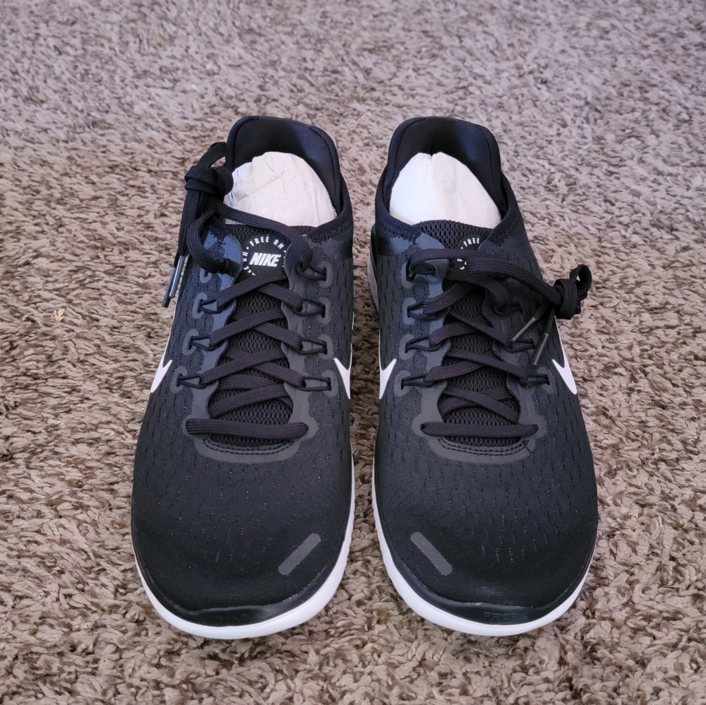 Nike - Picture 3 of 5